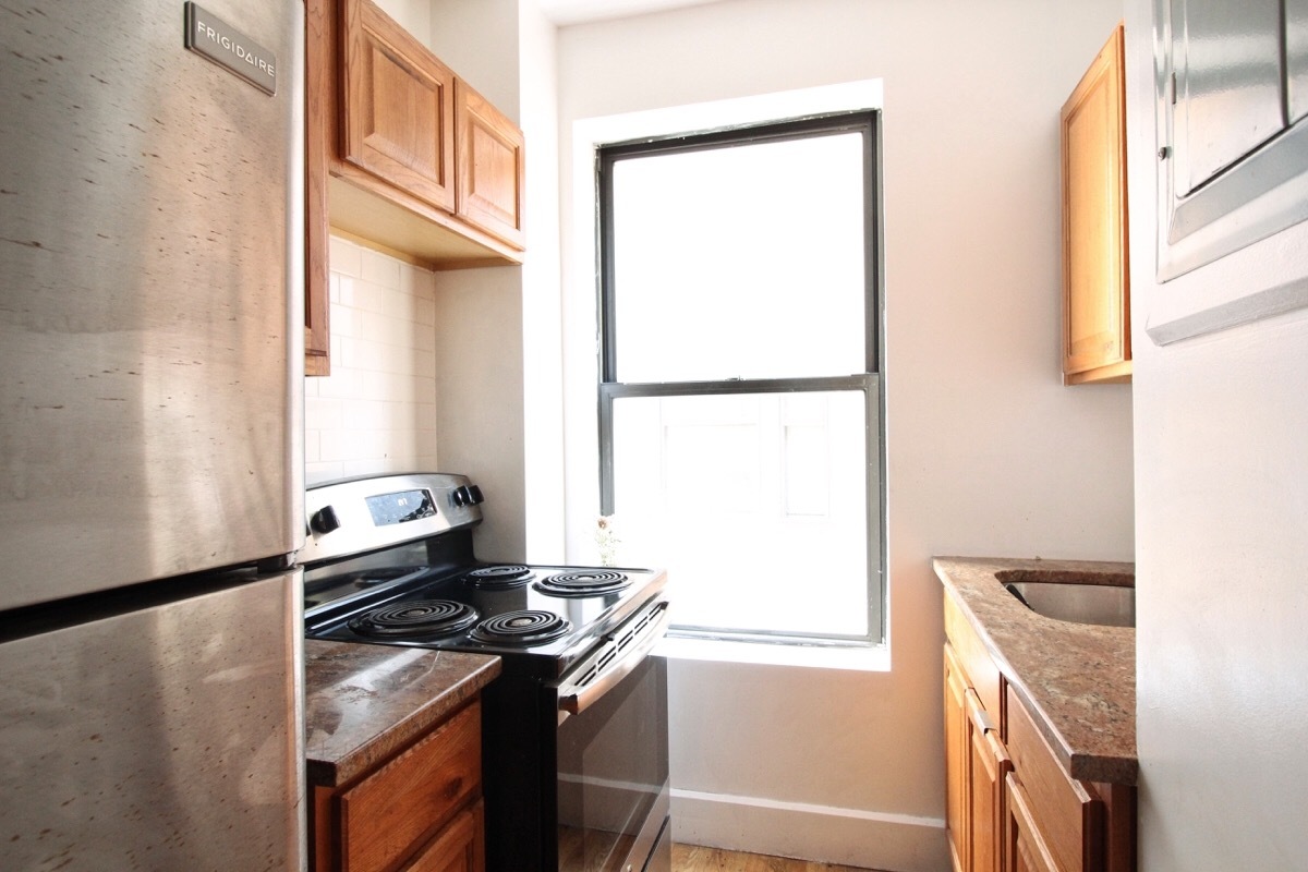 120 Thompson Street, Unit 11 Manhattan, NY 10012 - Photo 4 of 5