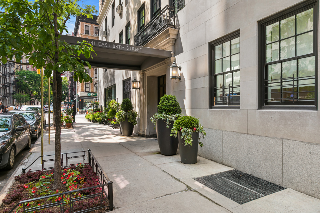 Philip House 141 E 88th St, Manhattan, NY 10128 - Photo 3 of 12