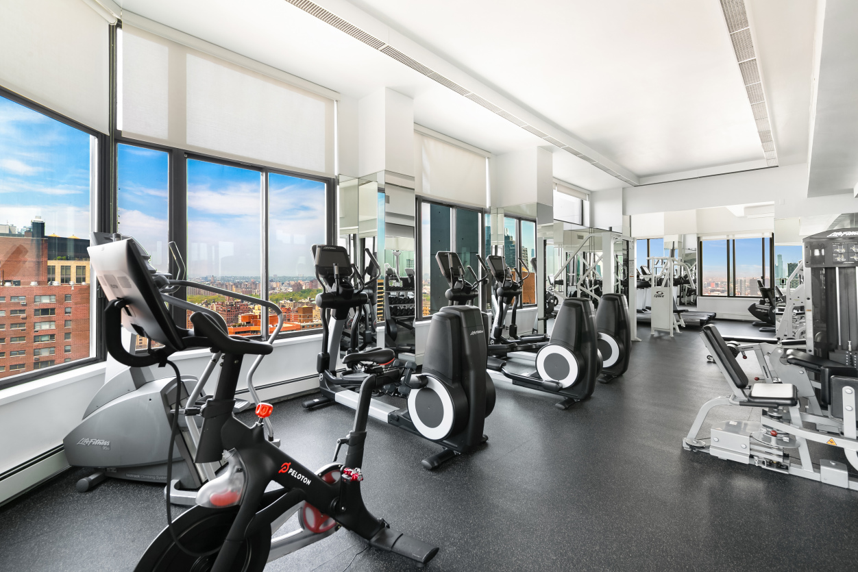 The Waterford 300 E 93rd St, Manhattan, NY 10128 - Photo 8 of 9