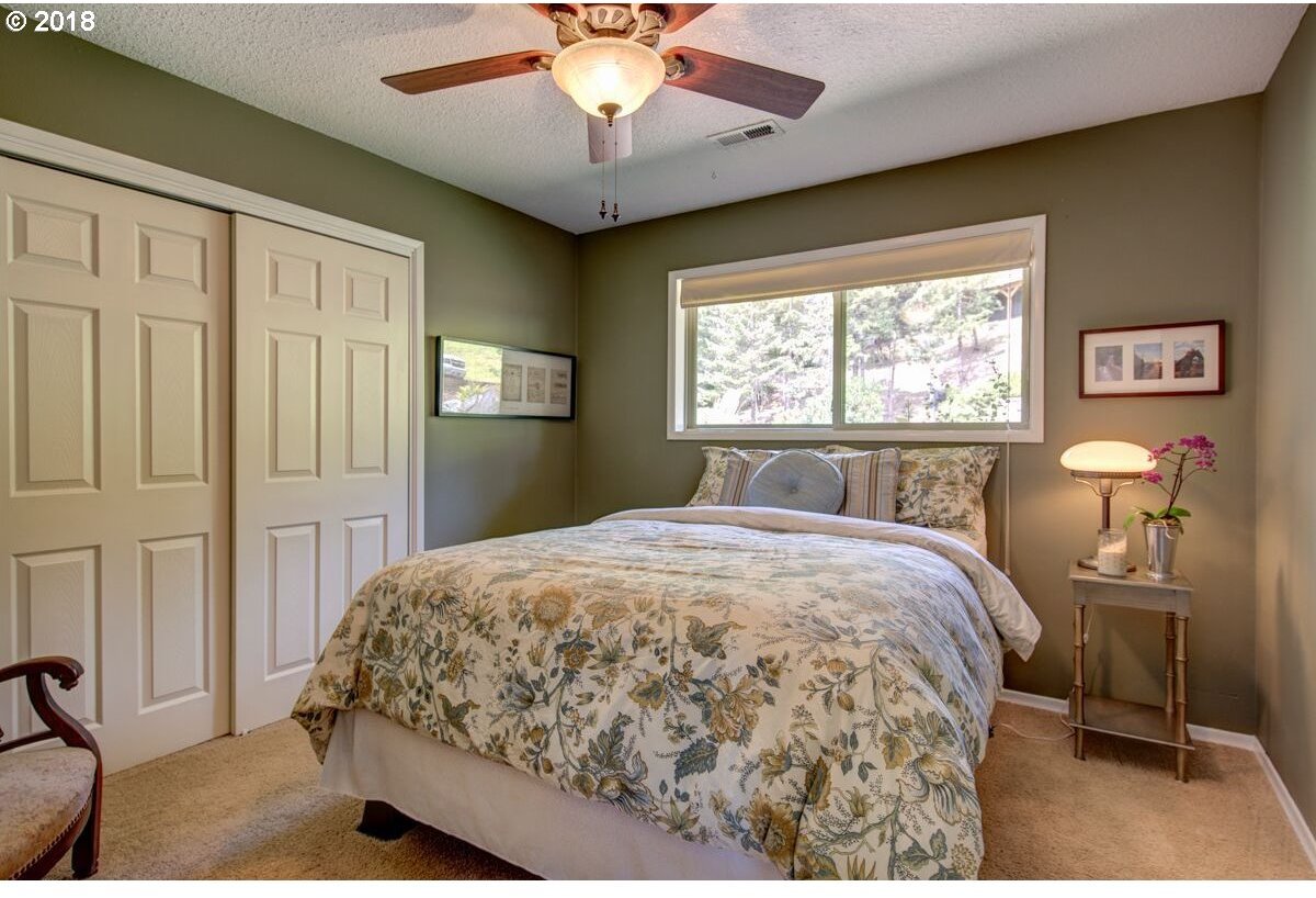 10958 Southeast Valley View Terrace Happy Valley, OR 97086 - Photo 15 of 32