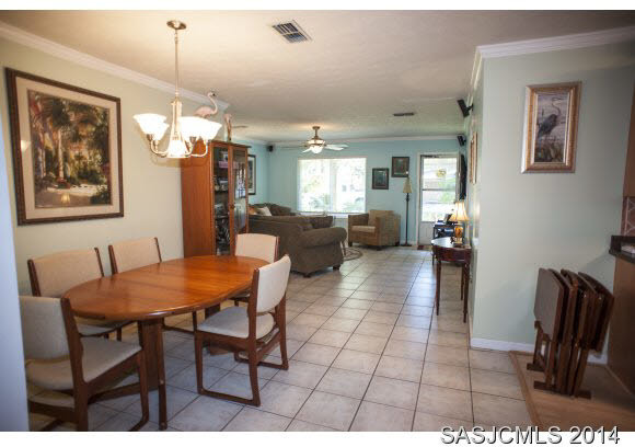 154 Linden Road St. Augustine, FL 32086 - Photo 10 of 23 Dining/Living