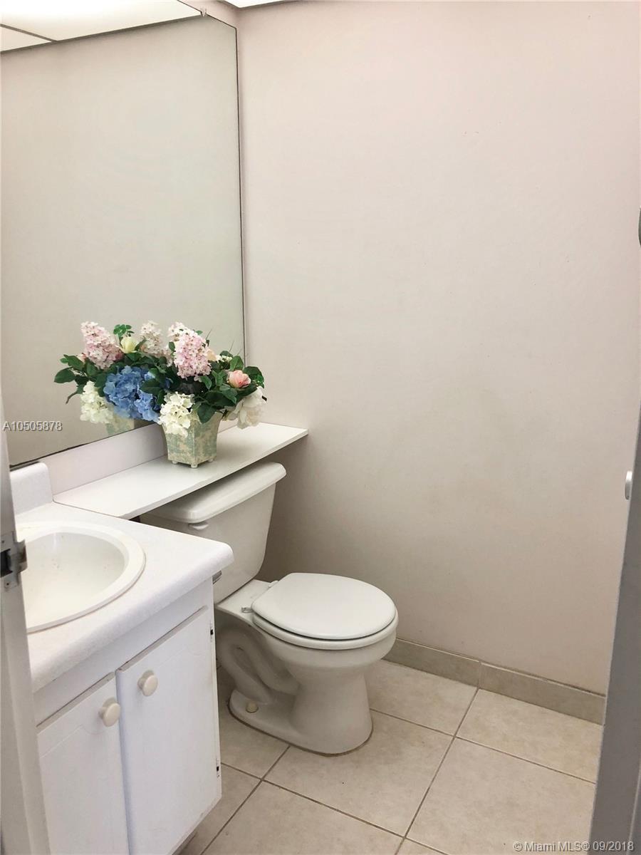 658 Flanders North, Unit 658 Delray Beach, FL 33484 - Photo 11 of 13
