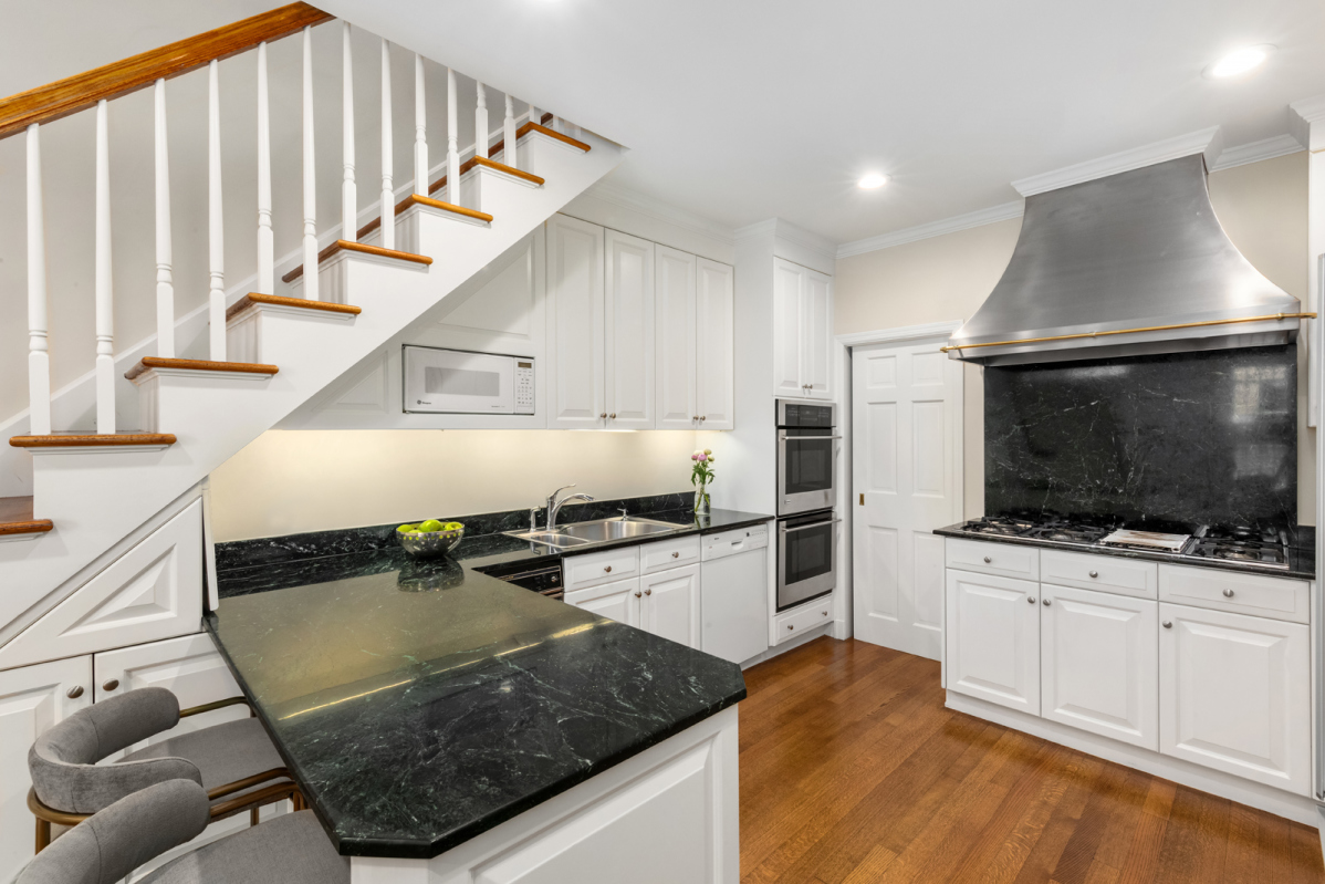 40 East 67th Street Manhattan, NY 10065 - Photo 6 of 25