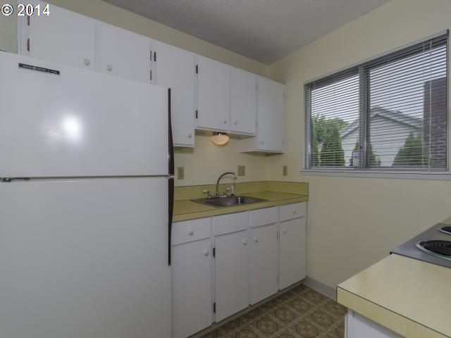 1745 Southwest Evans Street Portland, OR 97219 - Photo 7 of 16 Gallery Image 7