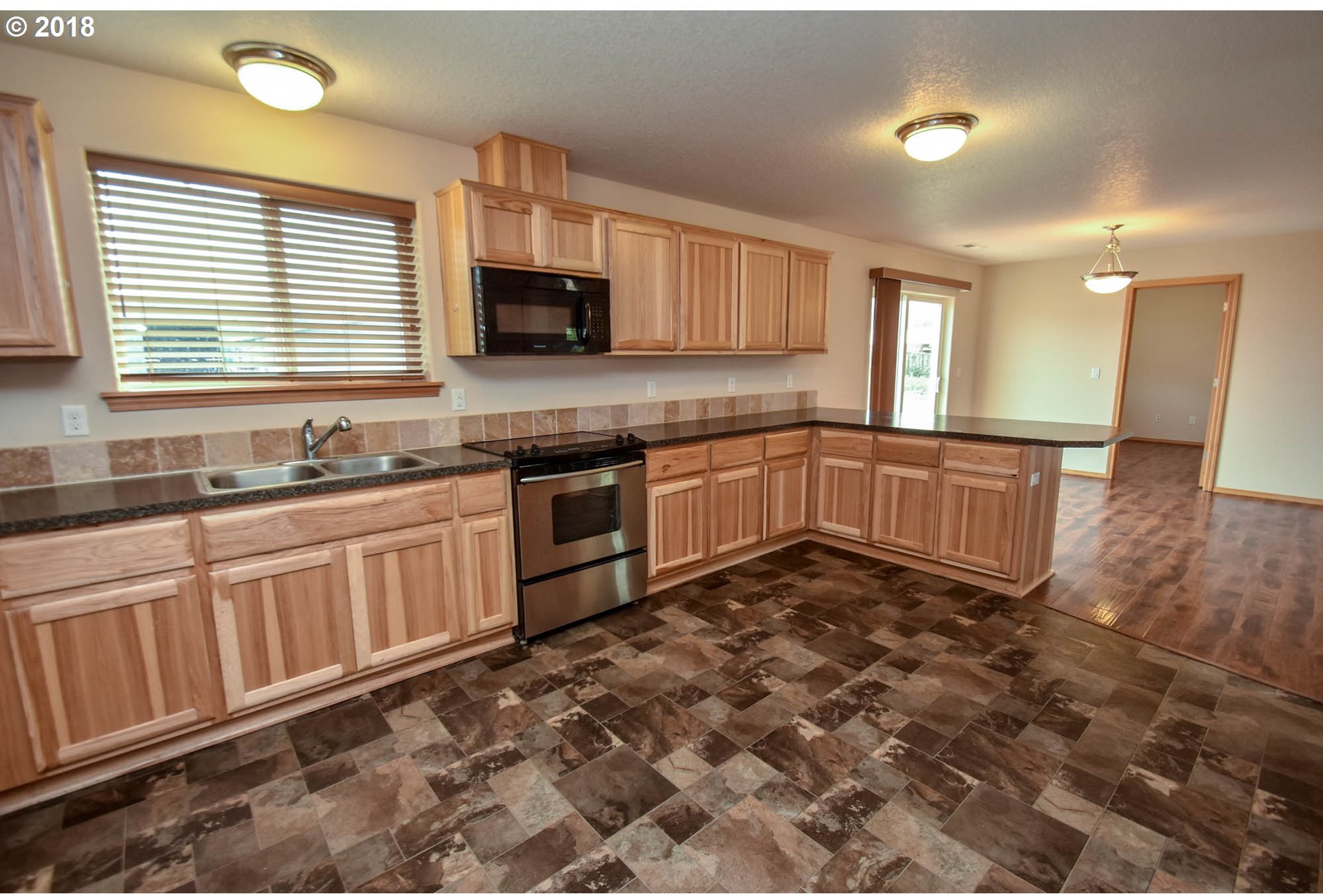 36570 Northwest Harrington Road Cornelius, OR 97113 - Photo 7 of 32 Gallery Image 7