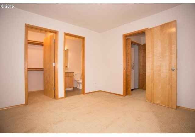 9935 North Decatur Street Portland, OR 97203 - Photo 9 of 13 Gallery Image 9