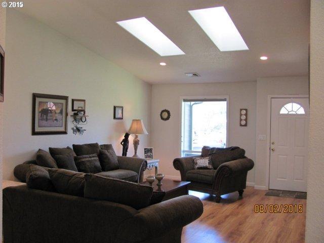 8483 South Myrtle Road Myrtle Creek, OR 97457 - Photo 1 of 16 Gallery Image 1