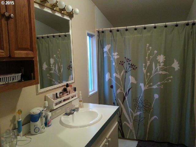 7835 Lookingglass Road Roseburg, OR 97471 - Photo 11 of 15 Gallery Image 11