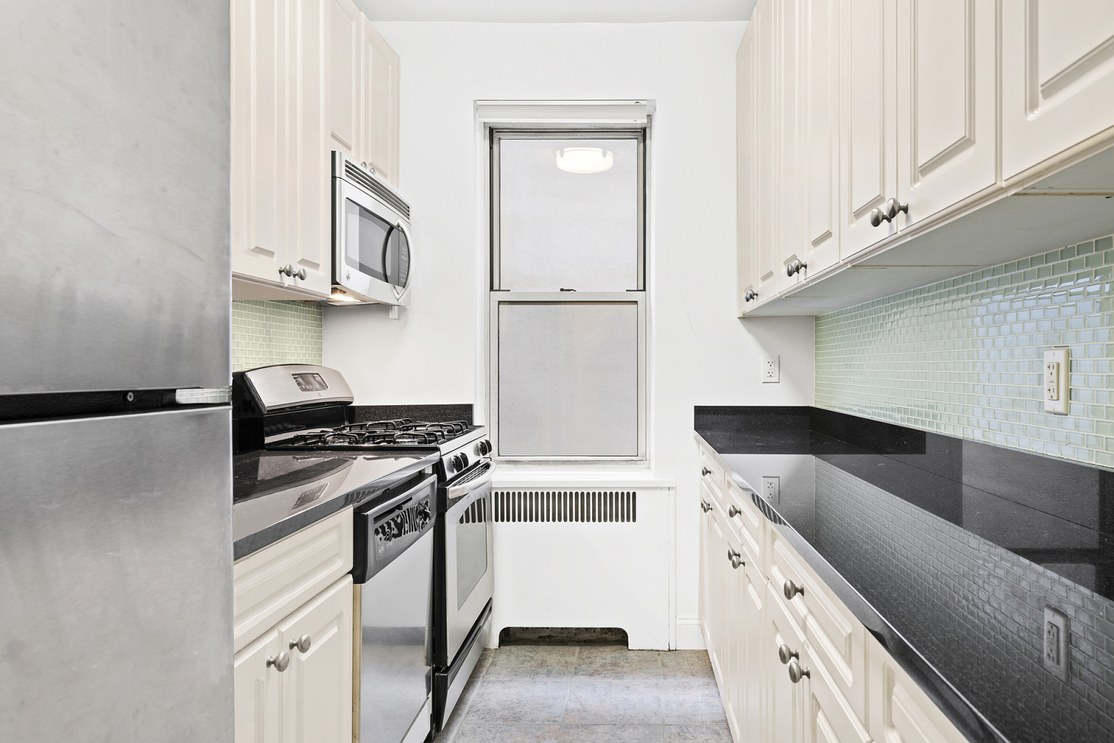 75 Bank Street, Unit 2B Manhattan, NY 10014 - Photo 7 of 10