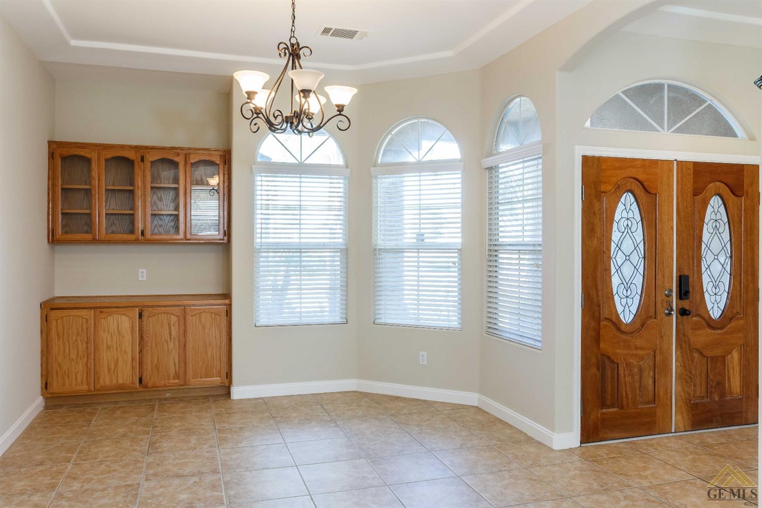 4603 Jackson Ridge Avenue Bakersfield, CA 93313 - Photo 2 of 18 Gallery Image 2