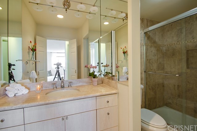 2385 Roscomare Road, Unit E10 Los Angeles, CA 90077 - Photo 10 of 18