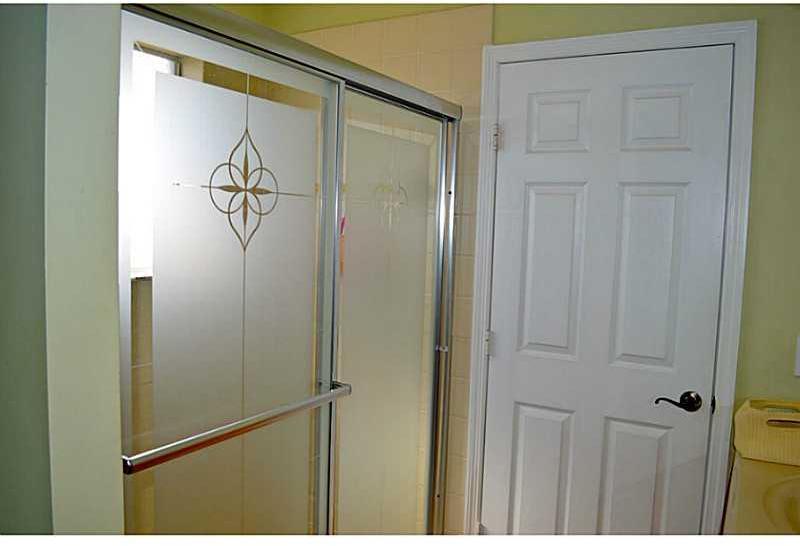 16544 Southwest 68th Terrace Miami, FL 33193 - Photo 27 of 33