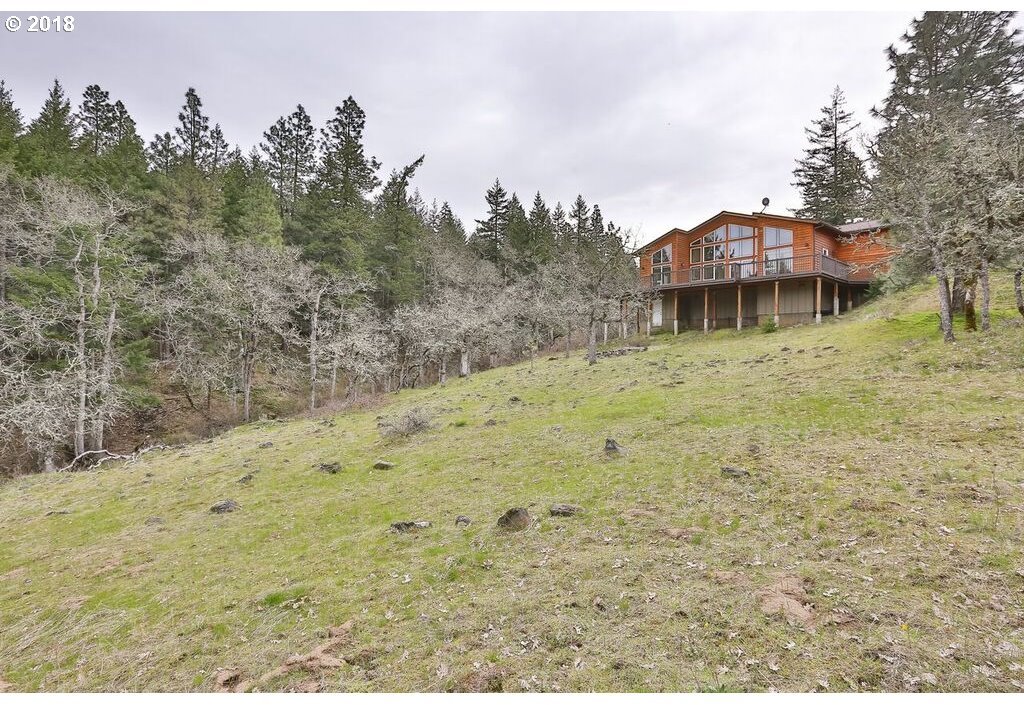 2012 Lonely Lane Mosier, OR 97040 - Photo 6 of 26 Gallery Image 6