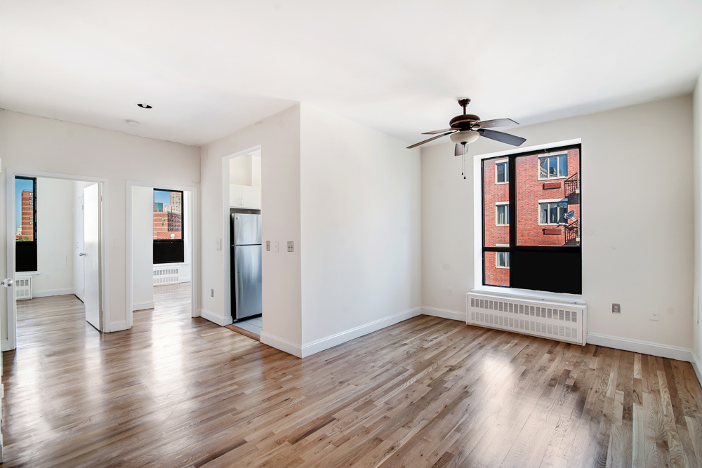 471 Vanderbilt Avenue, Unit 4A Brooklyn, NY 11238 - Photo 2 of 4
