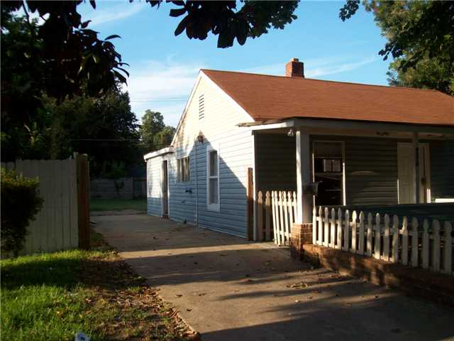 4074 Reed Avenue Memphis, TN 38108 - Photo 3 of 6 House has long driveway for additional parking.