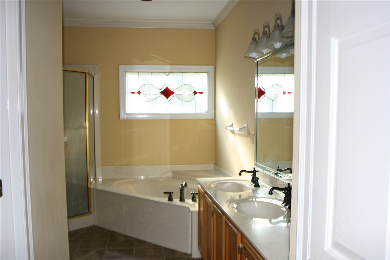 561 Roehampton Cove Collierville, TN 38017 - Photo 14 of 25 Gallery Image 14