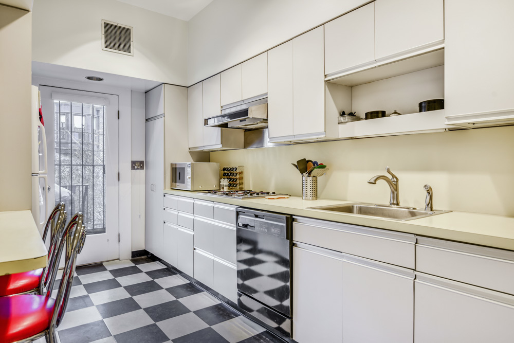 548 8th Street Brooklyn, NY 11215 - Photo 5 of 10