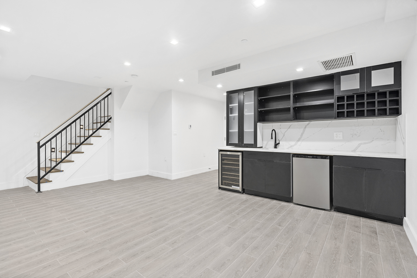 20 Arion Place, Unit 1R Brooklyn, NY 11206 - Photo 11 of 16