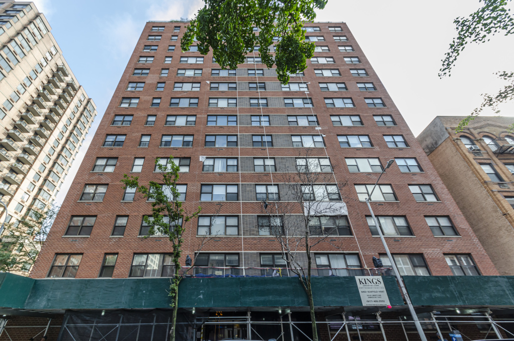 The Peter James 201 E 25th St, Manhattan, NY 10010 - Photo 2 of 8