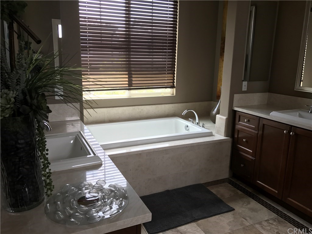 184 Compass Irvine, CA 92618 - Photo 13 of 42