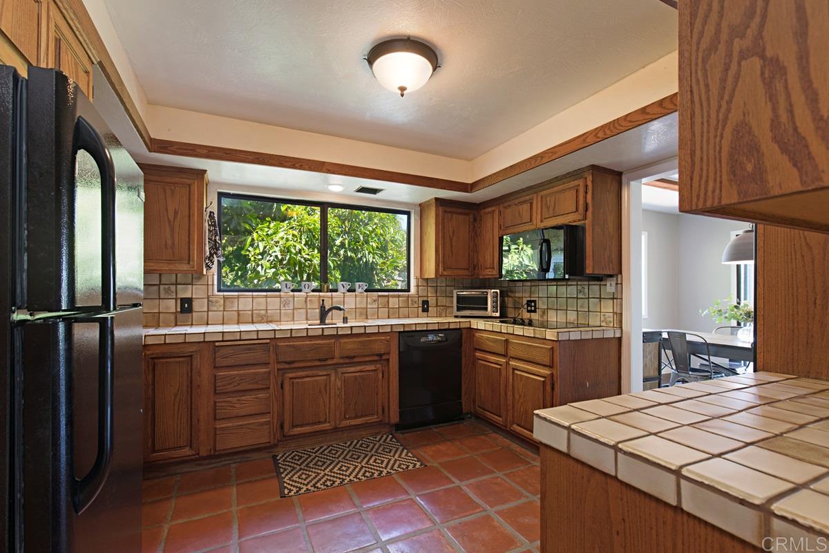 307 Rainbow Crest Road Fallbrook, CA 92028 - Photo 10 of 25