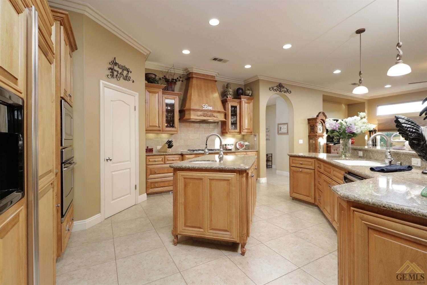 13409 Michaelangelo Drive Bakersfield, CA 93314 - Photo 3 of 40