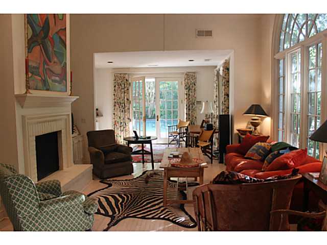 4228 Gwynne Road Memphis, TN 38117 - Photo 16 of 25 Guest house Living room