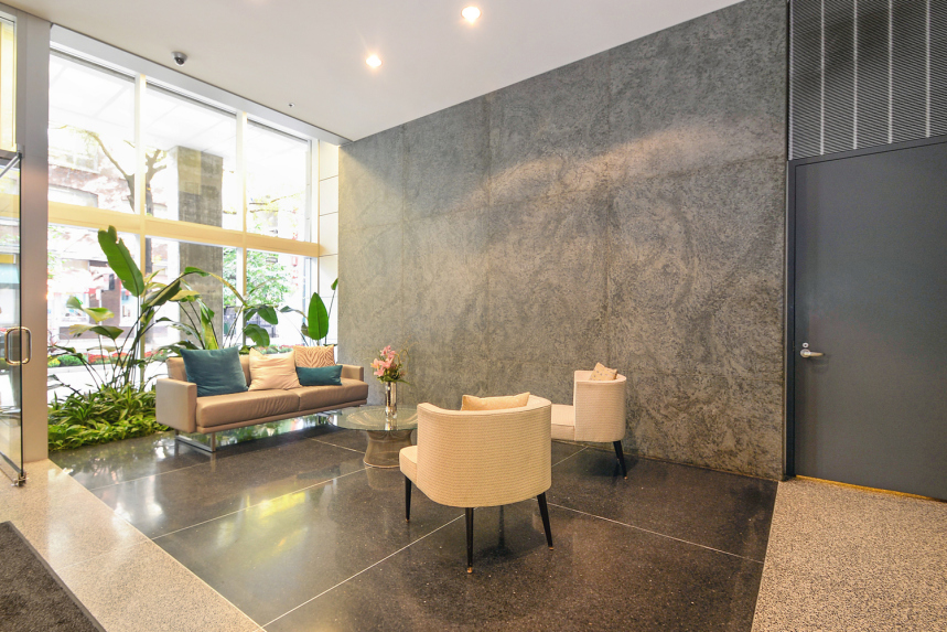 550 N St Clair St, Chicago, IL 60611 - Photo 2 of 5