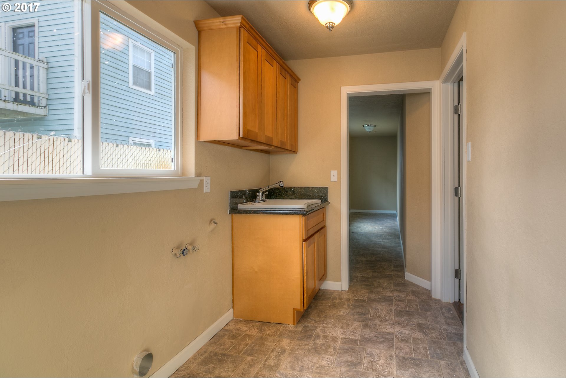 2390 Fisher Road Northeast Salem, OR 97305 - Photo 8 of 25 Gallery Image 8