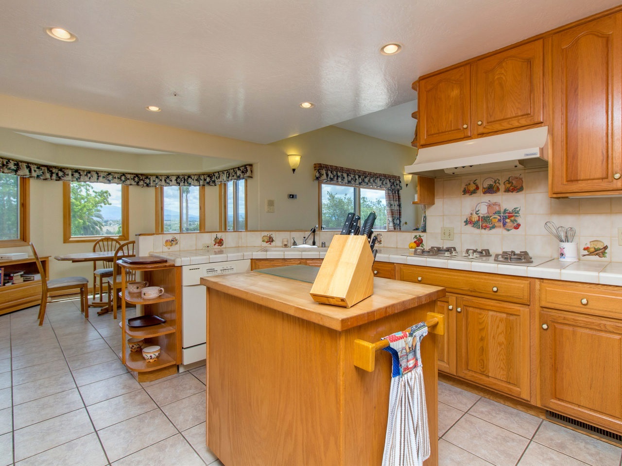 319 Hill Fallbrook Ca Fallbrook, CA 92028 - Photo 5 of 25