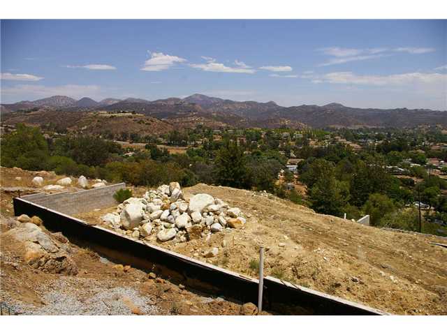 13827 Belvedere Drive Poway, CA 92064 - Photo 6 of 24 Beautiful blue sky day