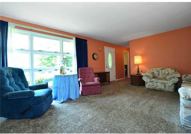 311 Manor Road Wexford, PA 15090 - Photo 3 of 20