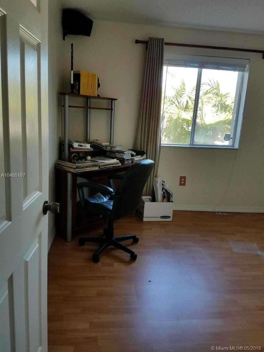 7404 Southwest 162nd Place Miami, FL 33193 - Photo 34 of 49 Gallery Image 34