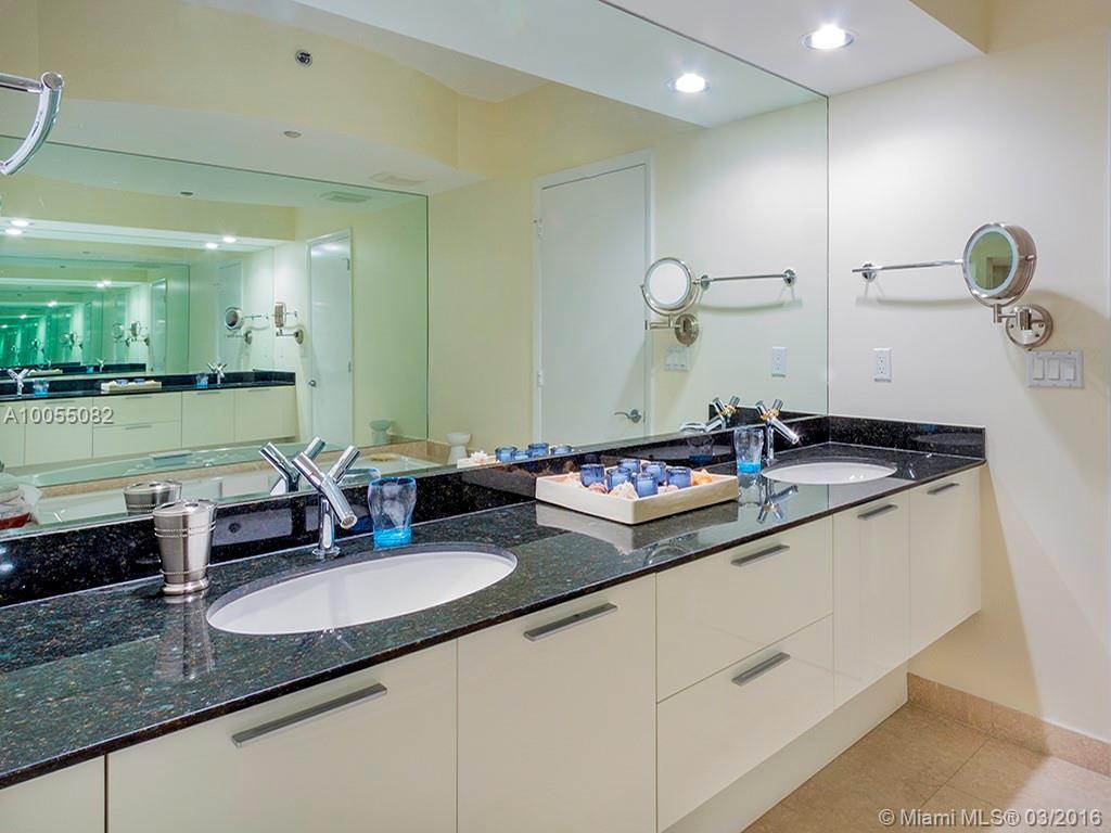 400 Alton Road, Unit 910 Miami Beach, FL 33139 - Photo 13 of 18