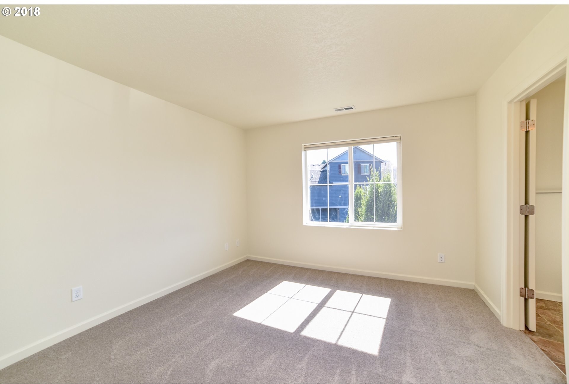 827 Southwest Windrose Terrace Beaverton, OR 97003 - Photo 17 of 32