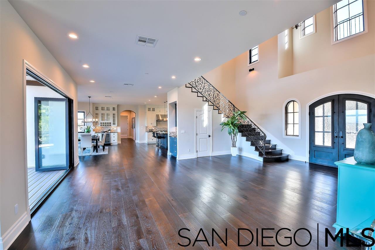 5734 Desert View Drive La Jolla, CA 92037 - Photo 4 of 25