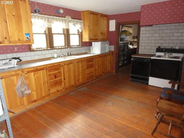 18900 Southwest Scholls Ferry Road Beaverton, OR 97007 - Photo 2 of 10 Gallery Image 2