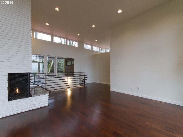 10050 Southwest 25th Avenue Portland, OR 97219 - Photo 6 of 16