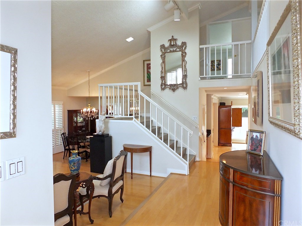 831 Hillside Drive Long Beach, CA 90815 - Photo 3 of 51