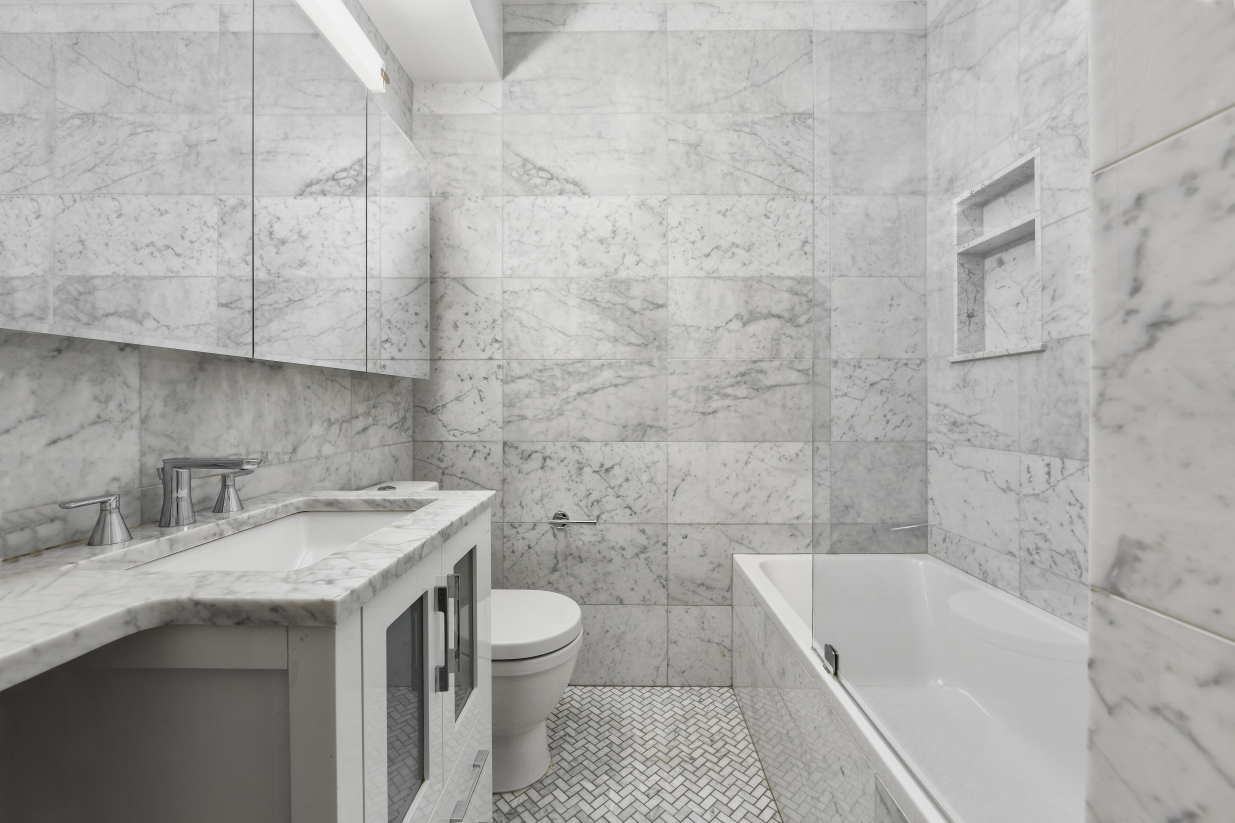 176 East 77th Street, Unit 2J Manhattan, NY 10075 - Photo 8 of 13