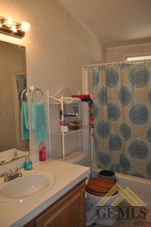 22831 Acari Road Bakersfield, CA 93314 - Photo 8 of 18 Gallery Image 8
