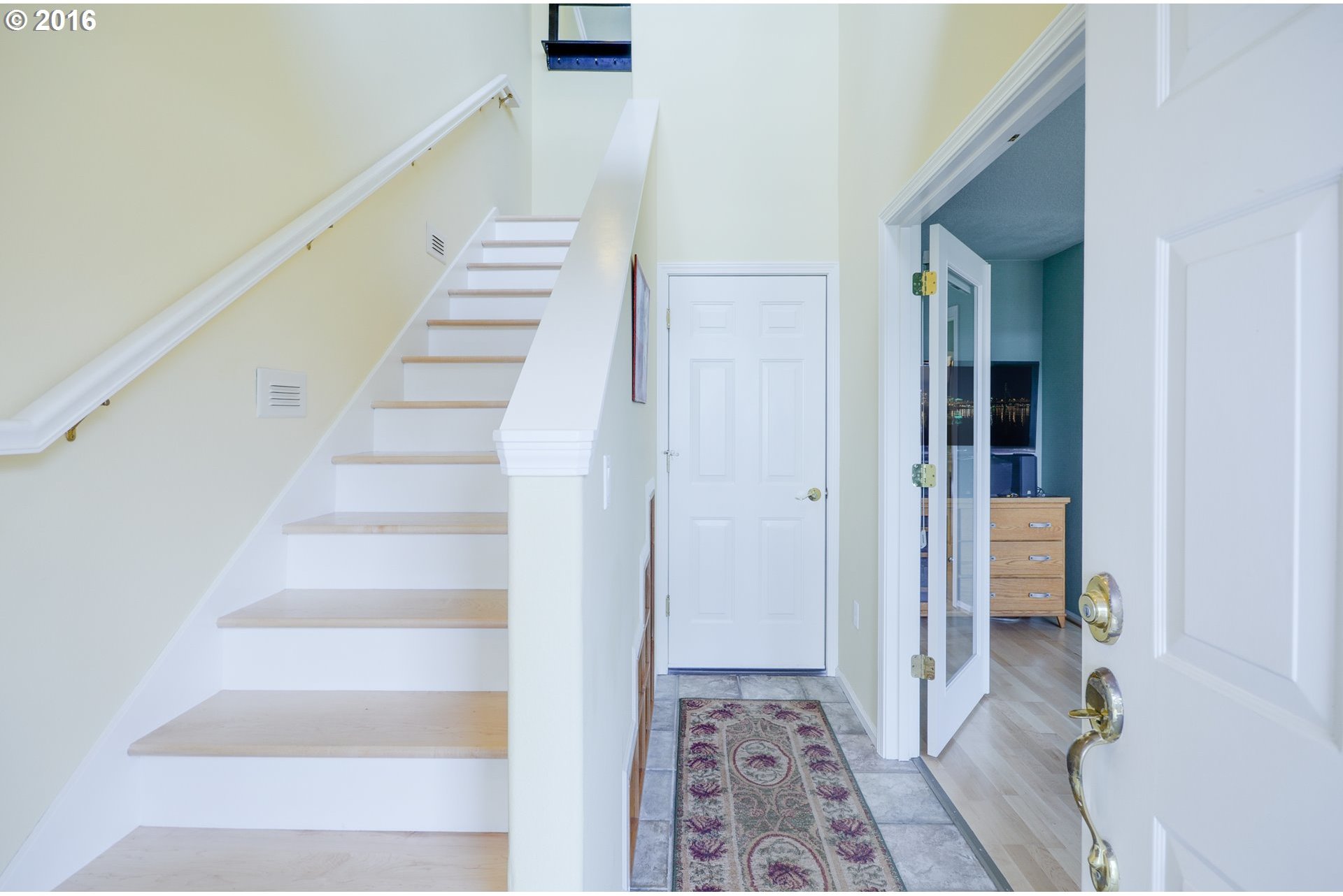 530 Northeast Bridgeton Road Portland, OR 97211 - Photo 4 of 21 Gallery Image 4