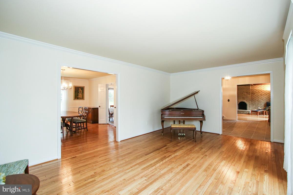 8712 Seven Locks Road Bethesda, MD 20817 - Photo 5 of 29