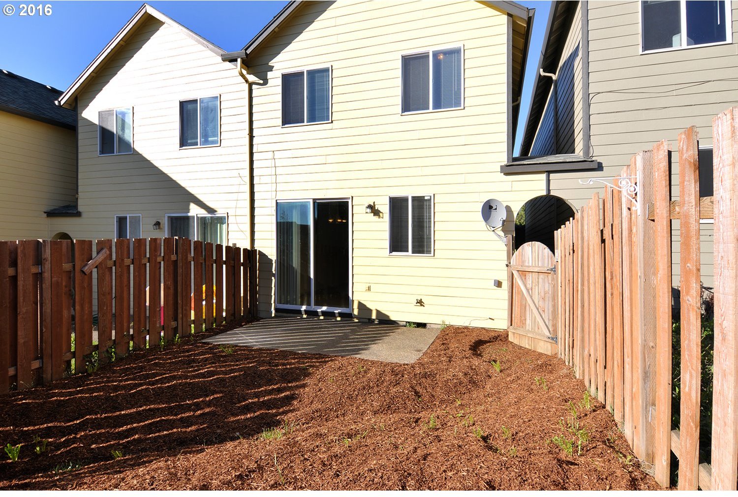 5946 Southeast 15th Loop Gresham, OR 97080 - Photo 5 of 19 Gallery Image 5
