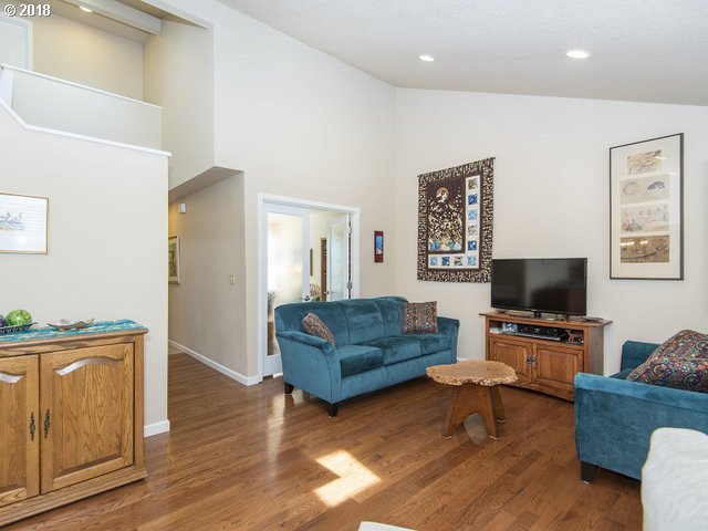 7771 Southwest Raintree Drive Beaverton, OR 97008 - Photo 7 of 32 Gallery Image 7