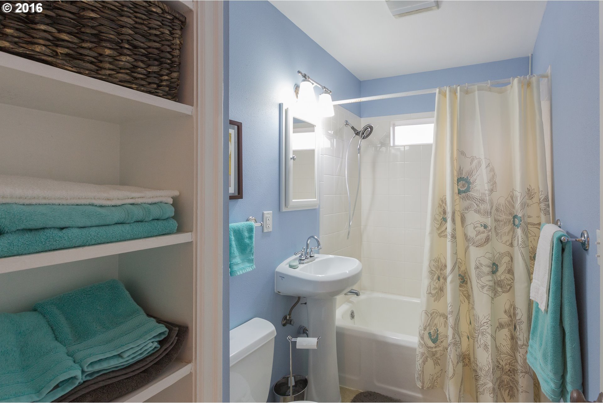 7017 Northeast Sumner Street Portland, OR 97218 - Photo 14 of 26