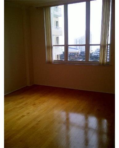 888 Brickell Key Drive, Unit 1402 Miami, FL 33131 - Photo 5 of 9