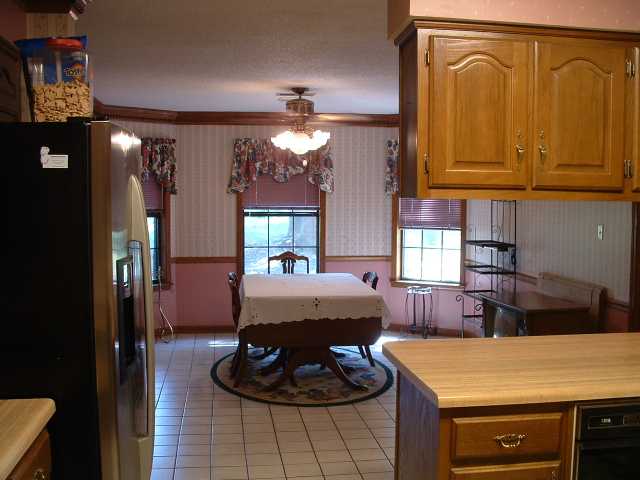 1835 Cedar Bend Road Hernando, MS 38632 - Photo 2 of 9 Kitchen looking into breakfast room with bay window