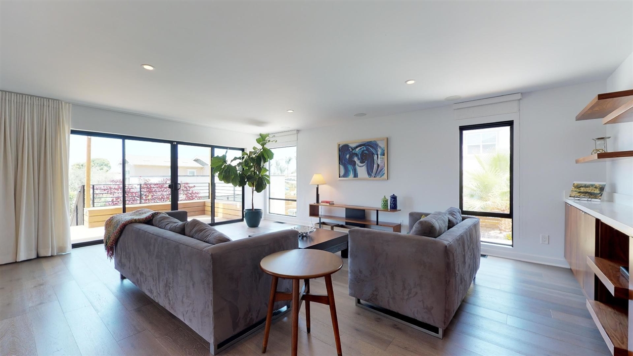 1048 Eolus Avenue Encinitas, CA 92024 - Photo 8 of 25