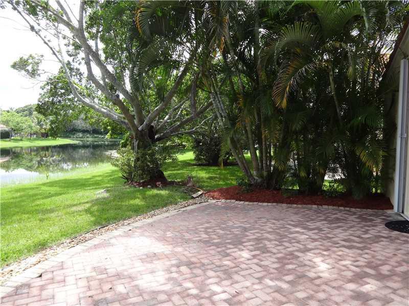 855 Garnet Circle Weston, FL 33326 - Photo 6 of 23